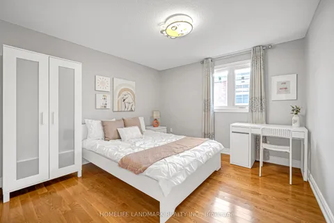 35 Mary Pearson Drive, ON L3S 2Y9