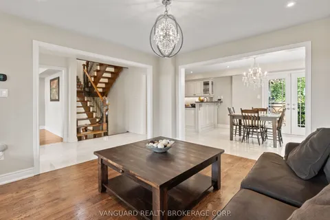 724 Lakelands Avenue, ON L9S 4E6