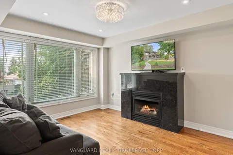 724 Lakelands Avenue, ON L9S 4E6