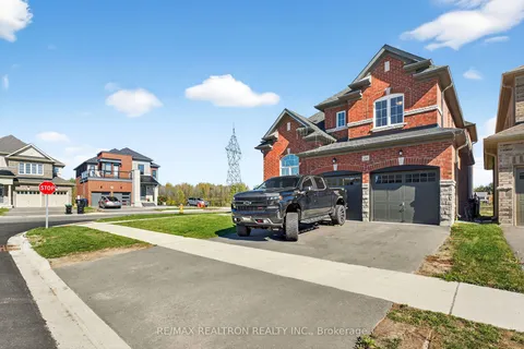 250 FERRAGINE Crescent, ON L3Z 4J8