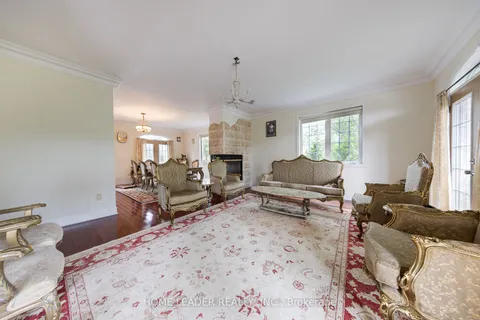 135 Spruce Avenue, ON L4C 6V9