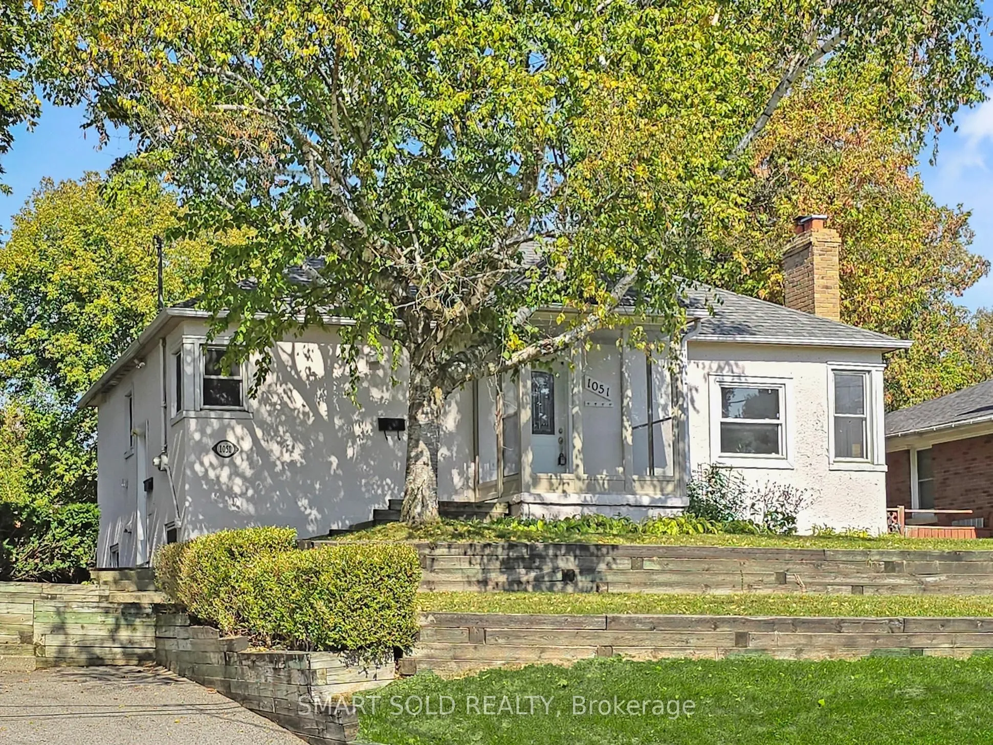 1051 Janette Street, ON L3Y 3C4