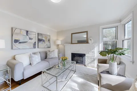 1051 Janette Street, ON L3Y 3C4