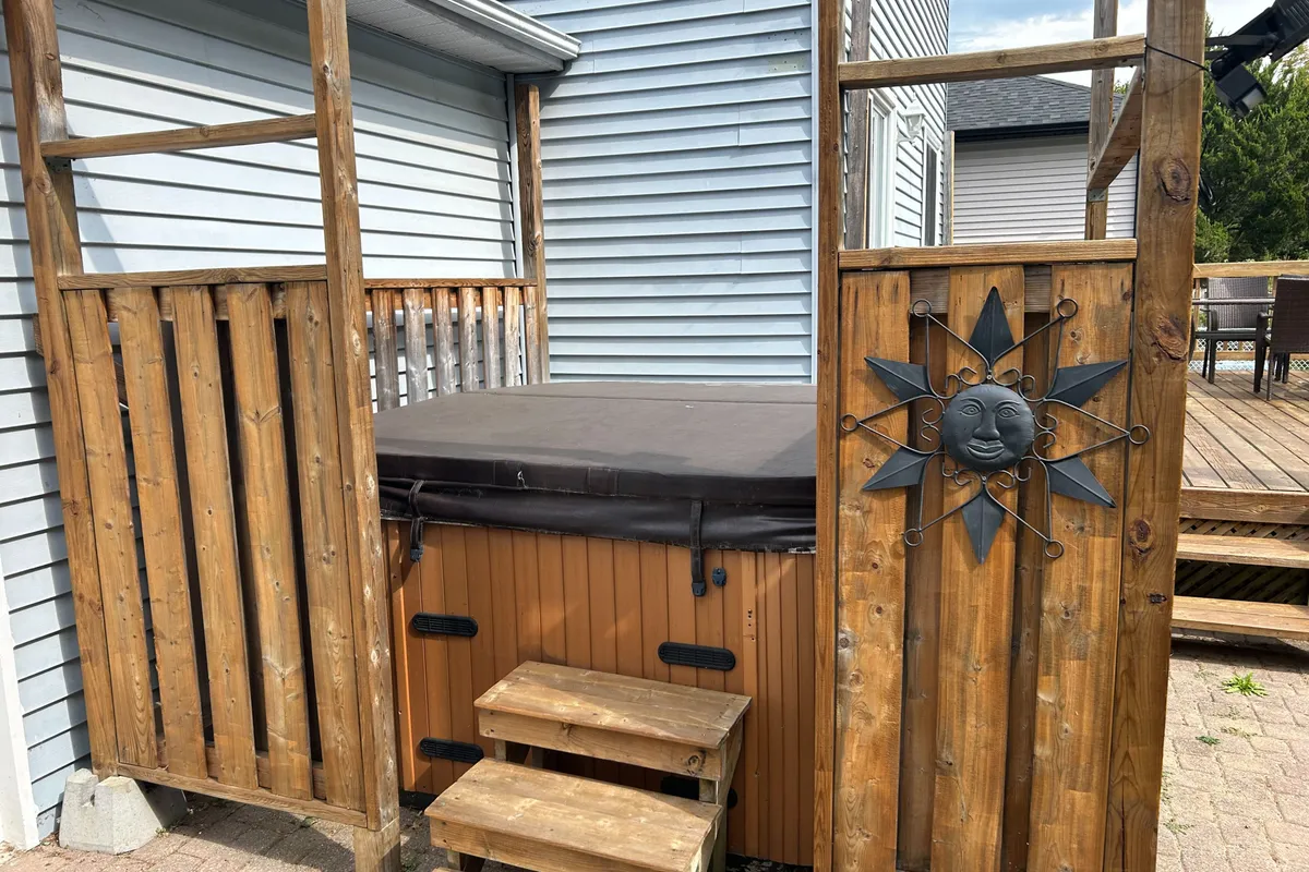 999 Anna Maria Avenue, ON L9S 1V5