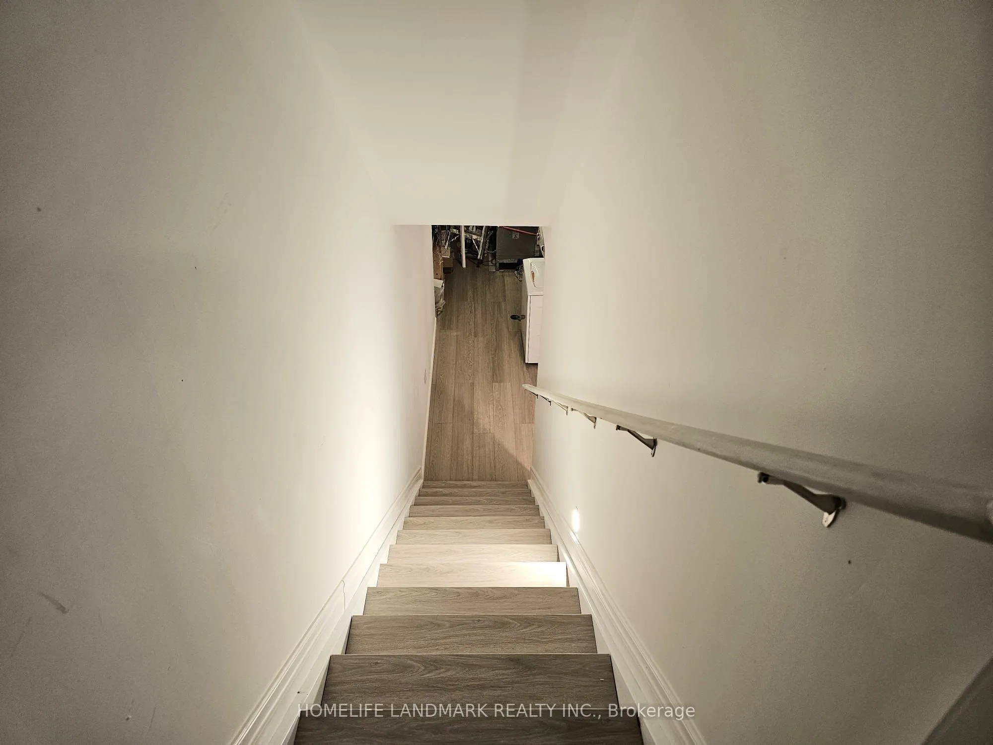 Att/Row/Townhouse living room at 9 Frisinger Lane Markham