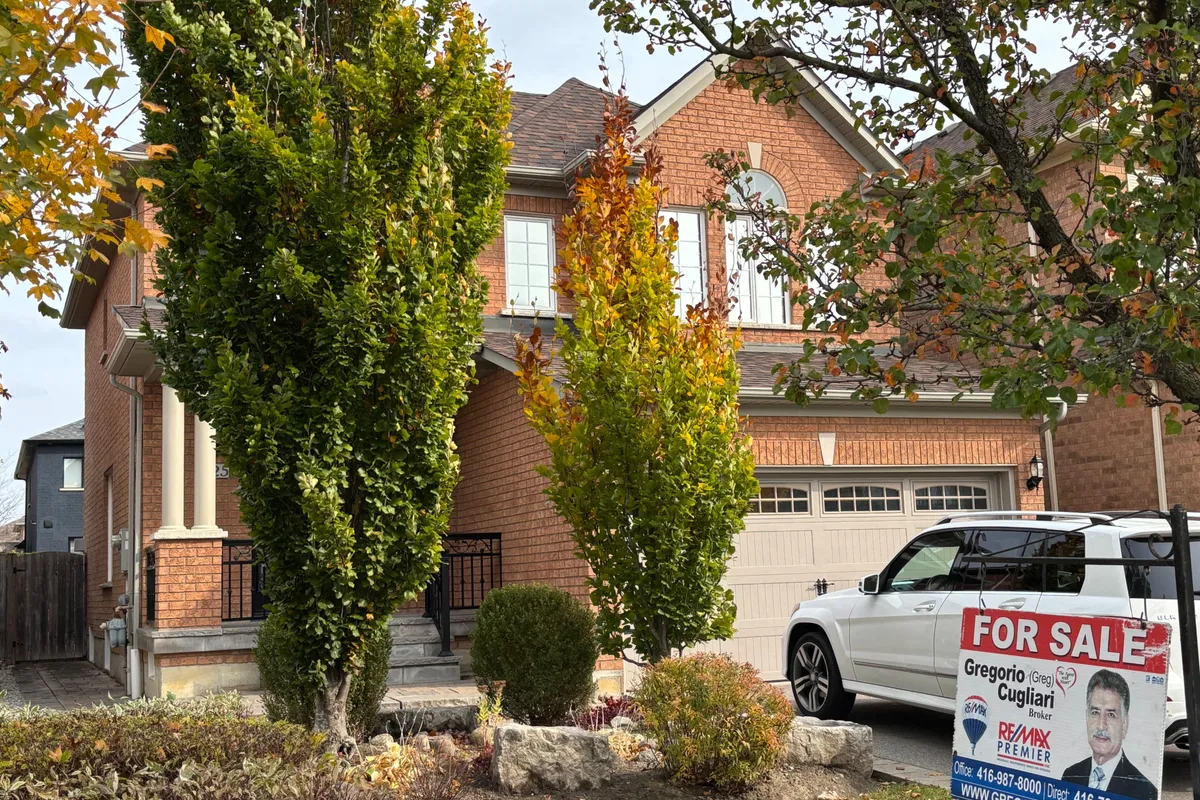 325 Vellore Avenue, ON L4H 2Z2