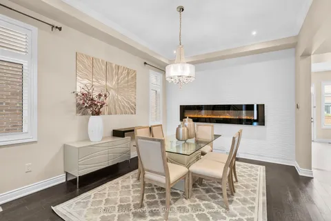 8 King Boulevard, ON L7B 0P4