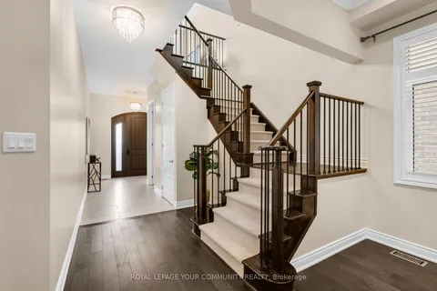 8 King Boulevard, ON L7B 0P4