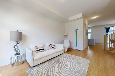 17 Kahshe Lane, ON L4S 0N7