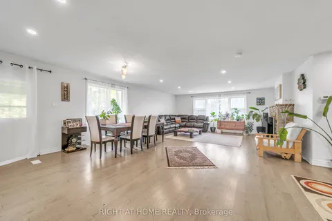 22 Hamilton Drive, ON L3Y 3E8