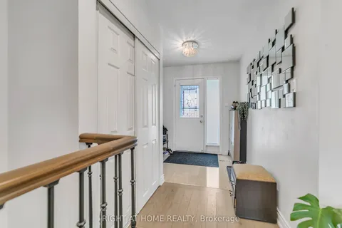 22 Hamilton Drive, ON L3Y 3E8