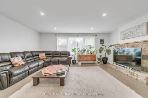 22 Hamilton Drive, ON L3Y 3E8