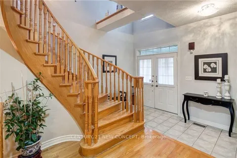 146 Peninsula Crescent, ON L4S 1X9