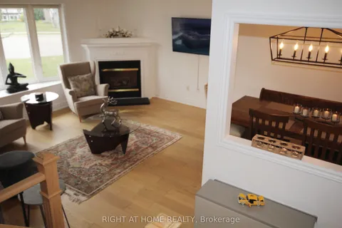 832 Boronia Crescent, ON L3Y 5J9