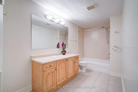 19 Aspen Leaf Court, ON L4G 7T3