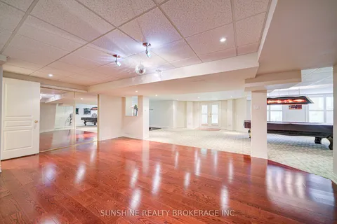 19 Aspen Leaf Court, ON L4G 7T3