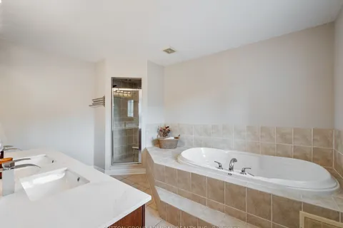 192 Chayna Crescent, ON L6A 0L7