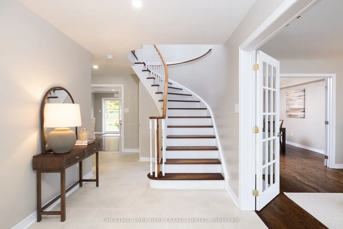 4 Galloway Crescent, ON L9P 1W8