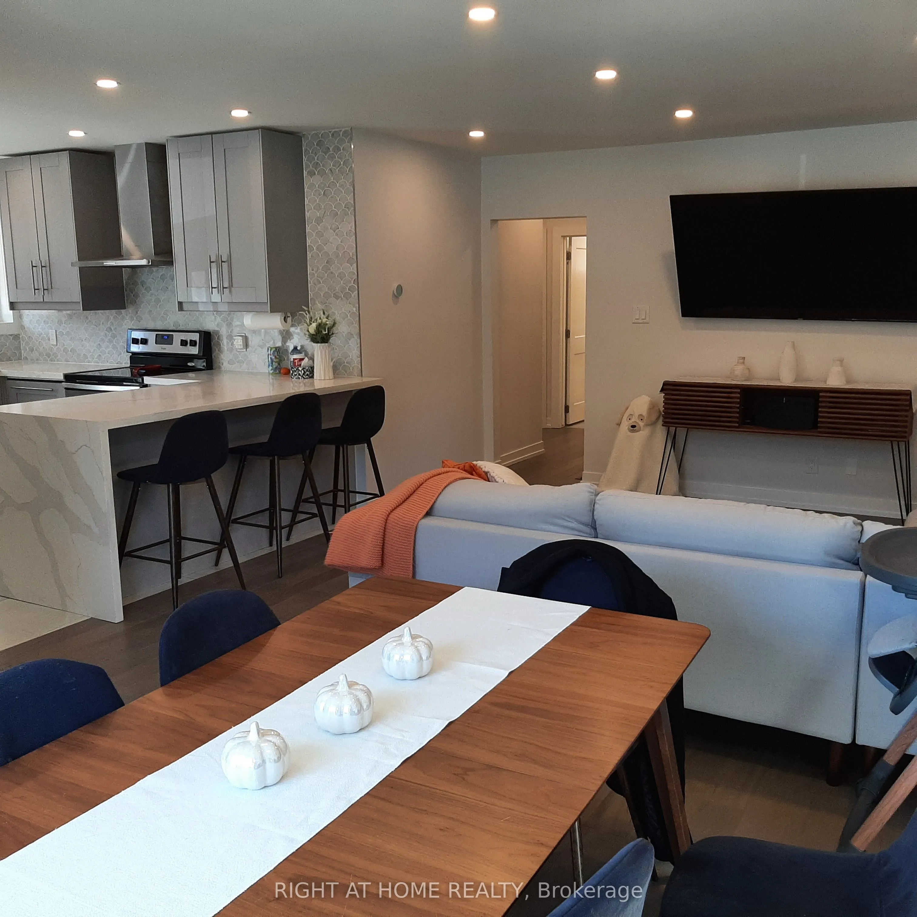 32 Davis Road, ON L4G 2B6