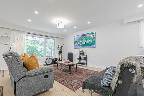 168 Ruggles Avenue, ON L4C 1Y4