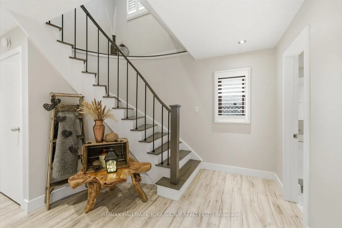 234 Billings Crescent, ON L3Y 7Y7