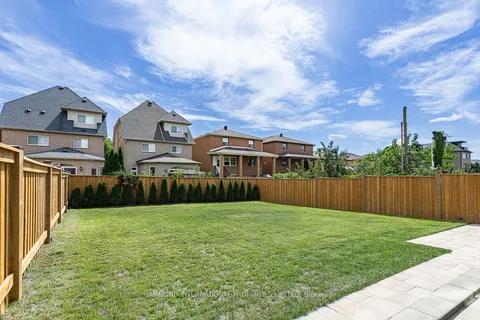 117 Crestwood Road, ON L4J 1A7