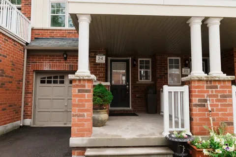 102 Roy Grove Way, ON L6E 0T7