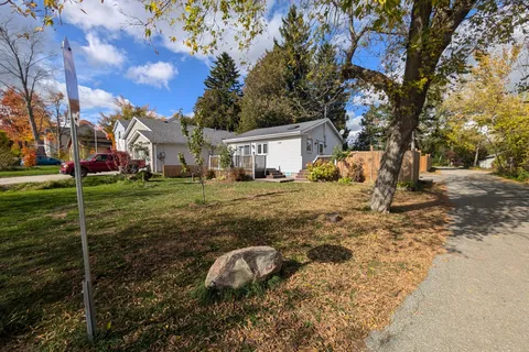 674 Chestnut Street, ON L9S 2H7