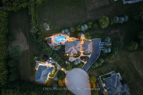 2 Prince Adam Court, ON L7B 1M1