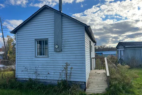 8 Island Drive, ON L0E 1S0