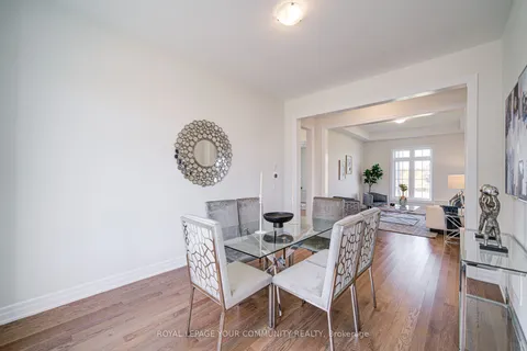 18 Shadyridge Street, ON L7B 1B4