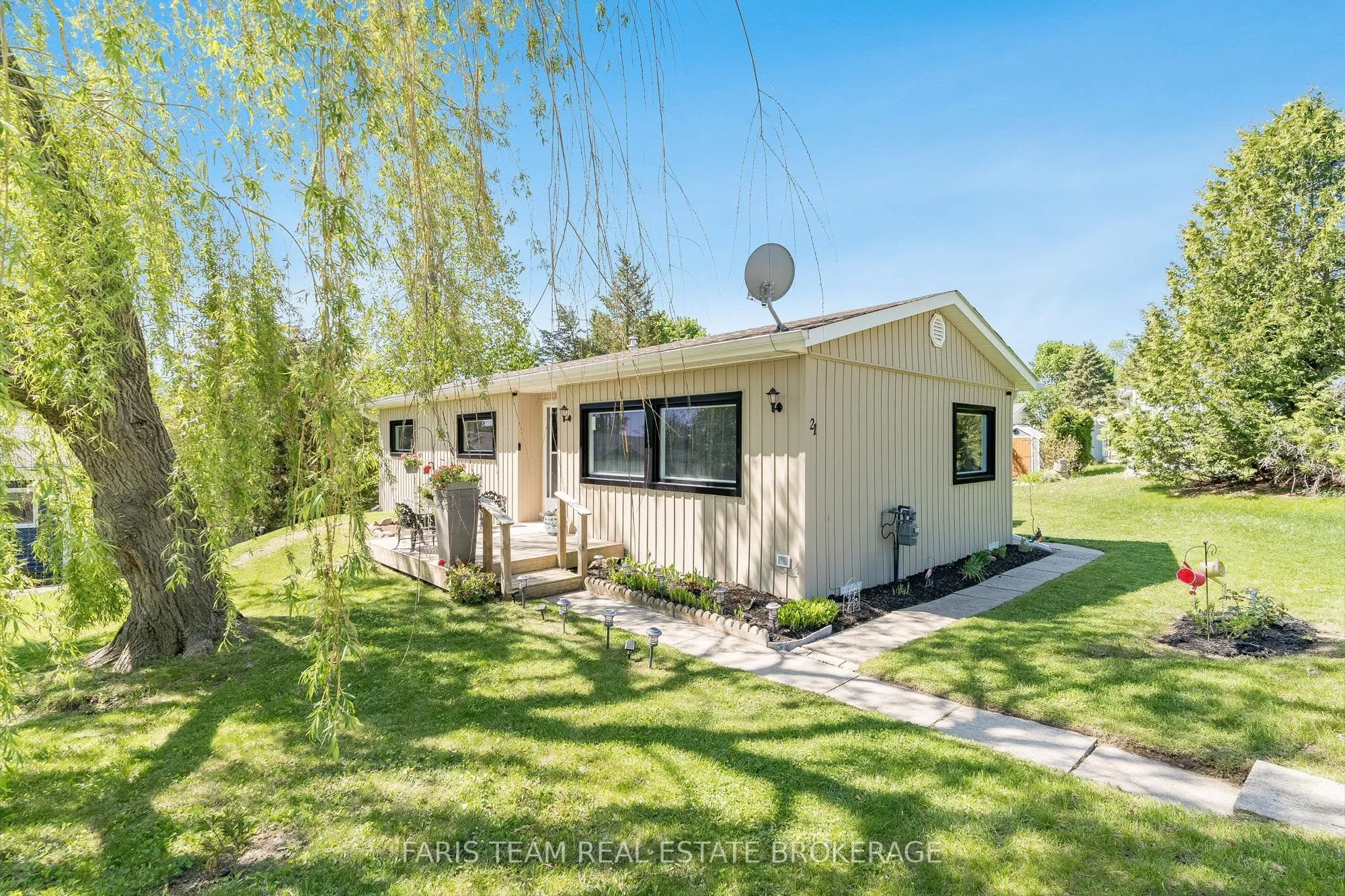 21 Hawthorne Drive, ON L9S 1P7