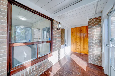 699 Jackson Court, ON L3Y 5A5