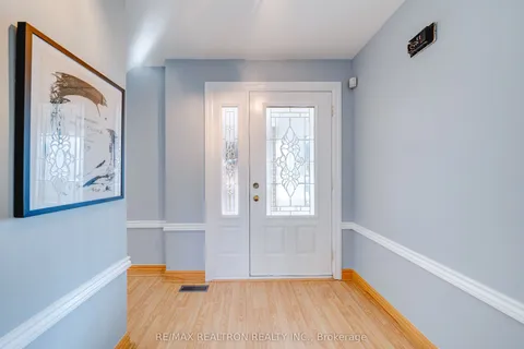 699 Jackson Court, ON L3Y 5A5