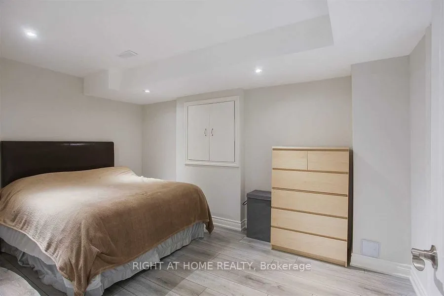 110 Thatcher Crescent, ON L9N 0B9