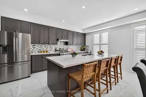 32 Frederick Taylor Way, ON L0G 1M0