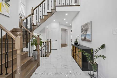 32 Frederick Taylor Way, ON L0G 1M0