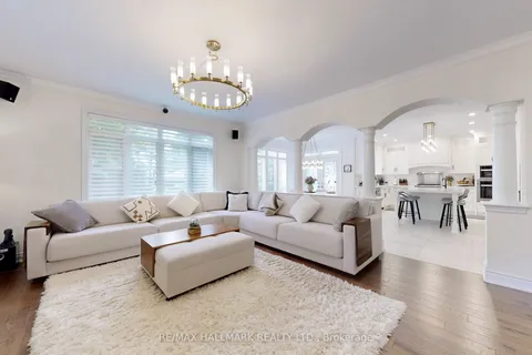 436 Paradelle Drive, ON L4E 4R9