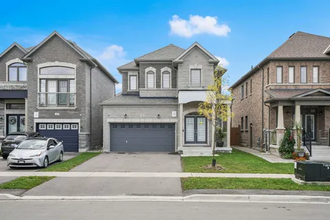 51 Peacock Trail, ON L9R 0T7