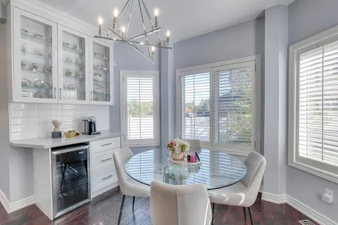 2 Whalen Court, ON L4C 9T5