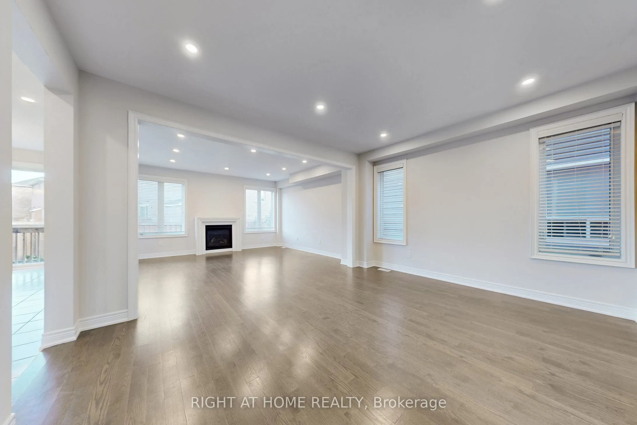 11 Robert Wilson Crescent, ON L4P 0G8