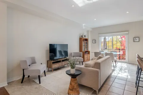 8900 Bathurst Street, ON L4J 8A7