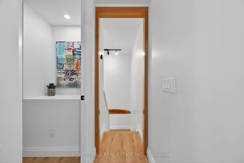 215 MAIN Street, ON L3Y 9B1