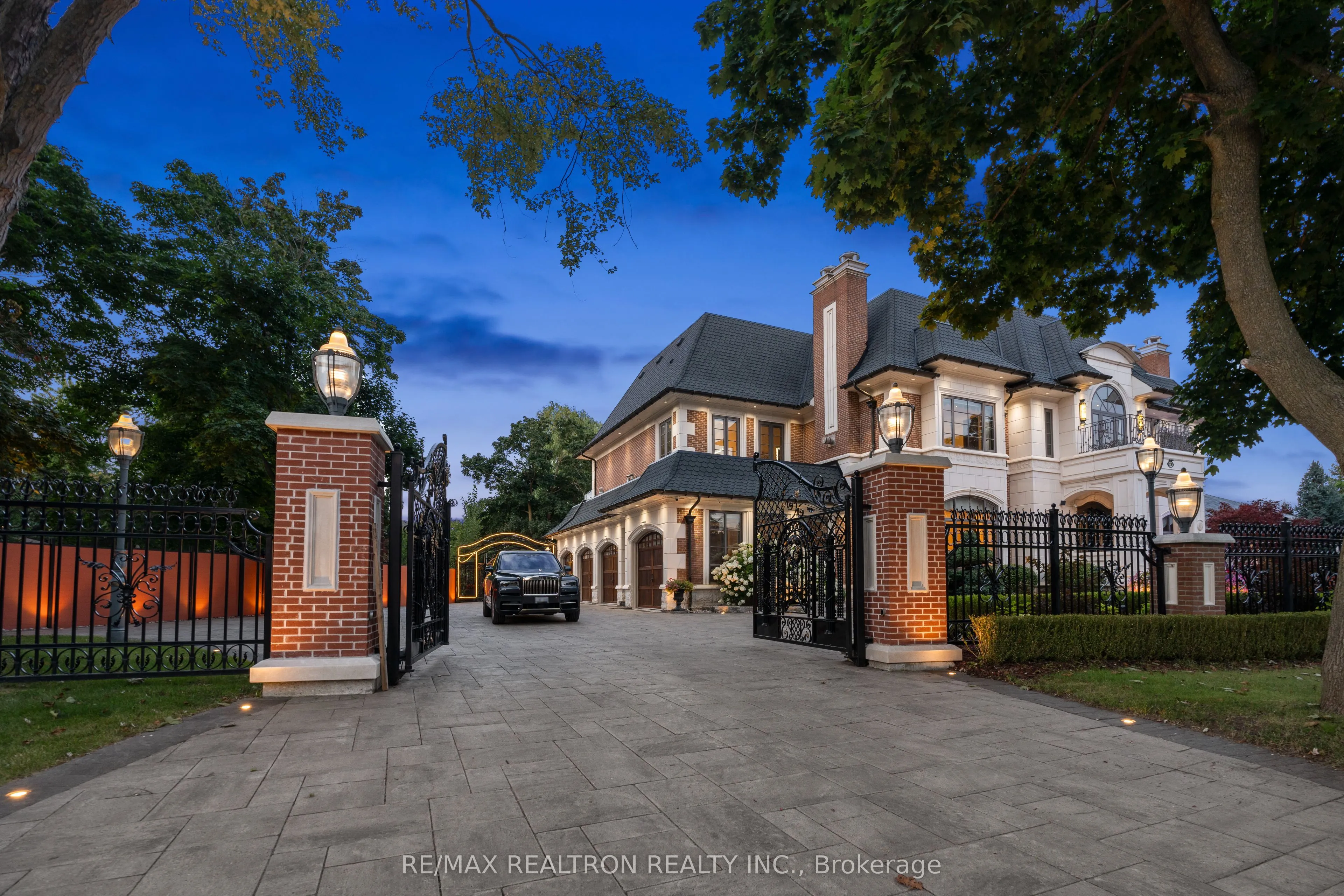 20 Bryson Drive, ON L4C 6E3