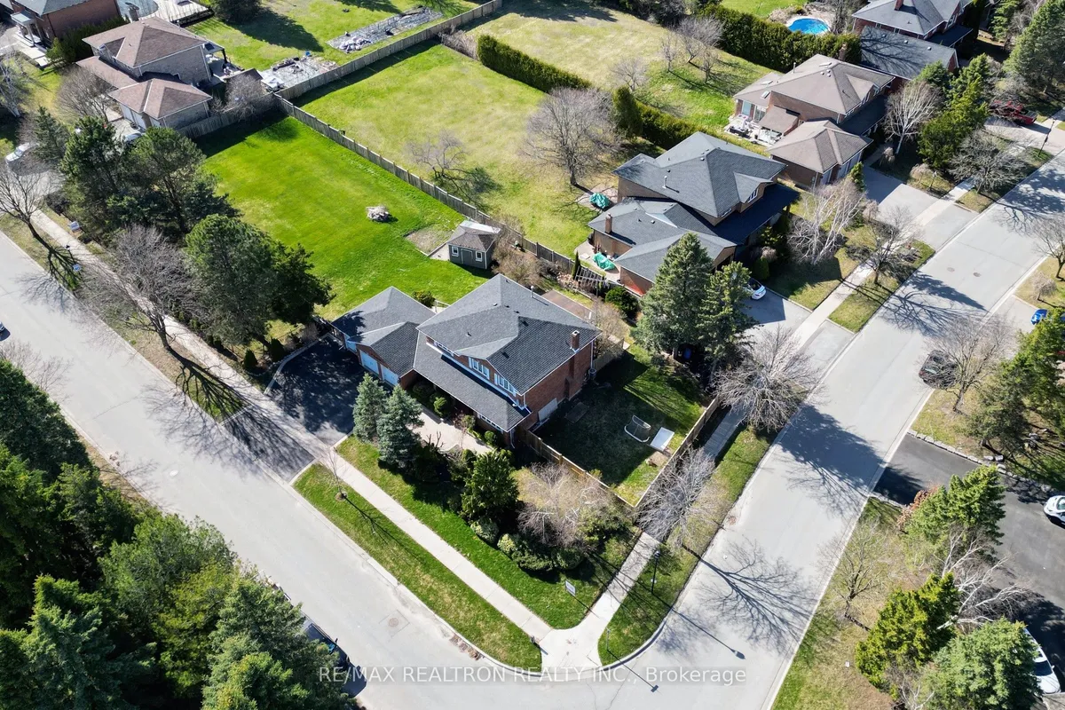 80 Findlay Avenue, ON L7B 1E1