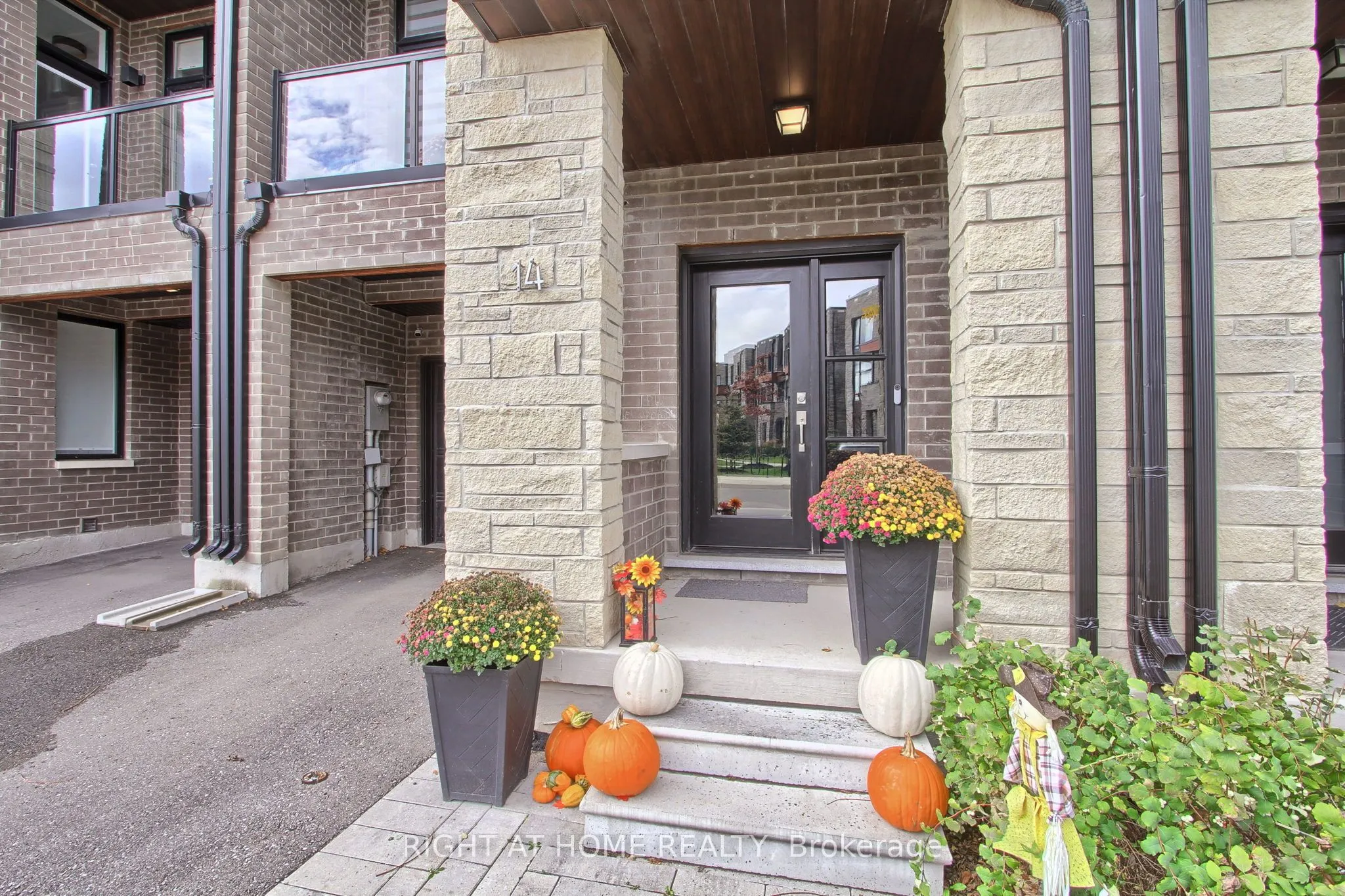 14 Pageant Avenue, ON L4H 4R3