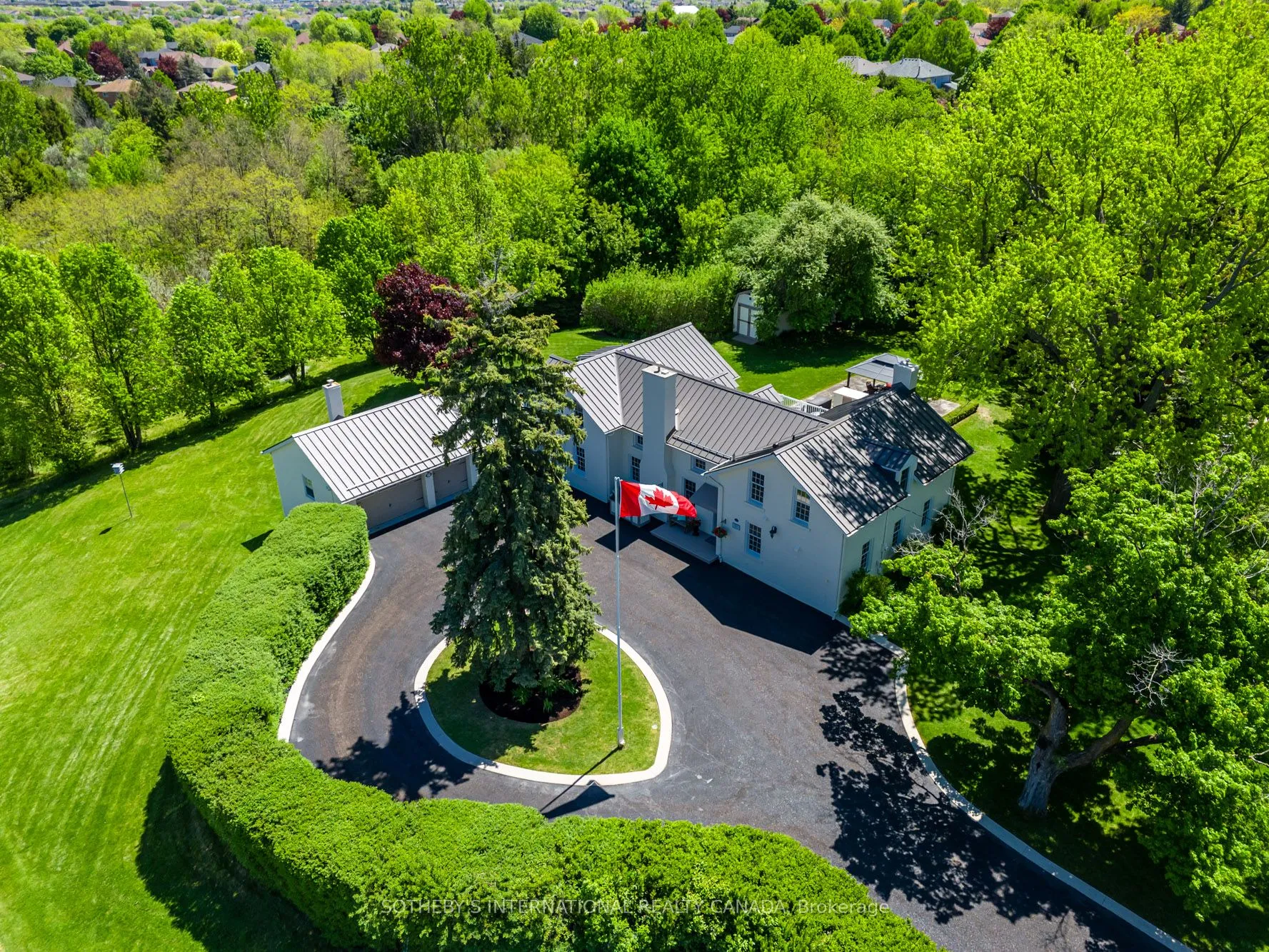 220 Old Yonge Street, ON L4G 6J6