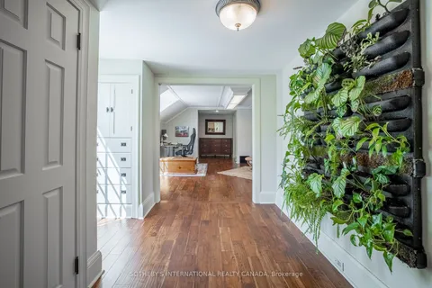 220 Old Yonge Street, ON L4G 6J6