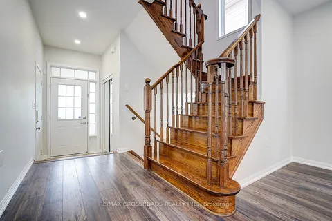 9 Whiterose Lane, ON L4A 3A4