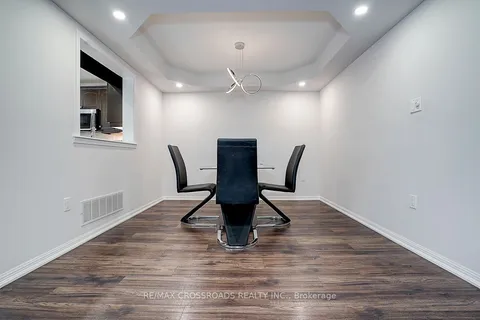 9 Whiterose Lane, ON L4A 3A4